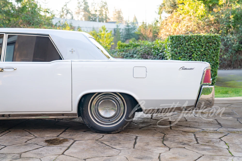 1965 Lincoln Continental 4th Gen - Image 14 of 31