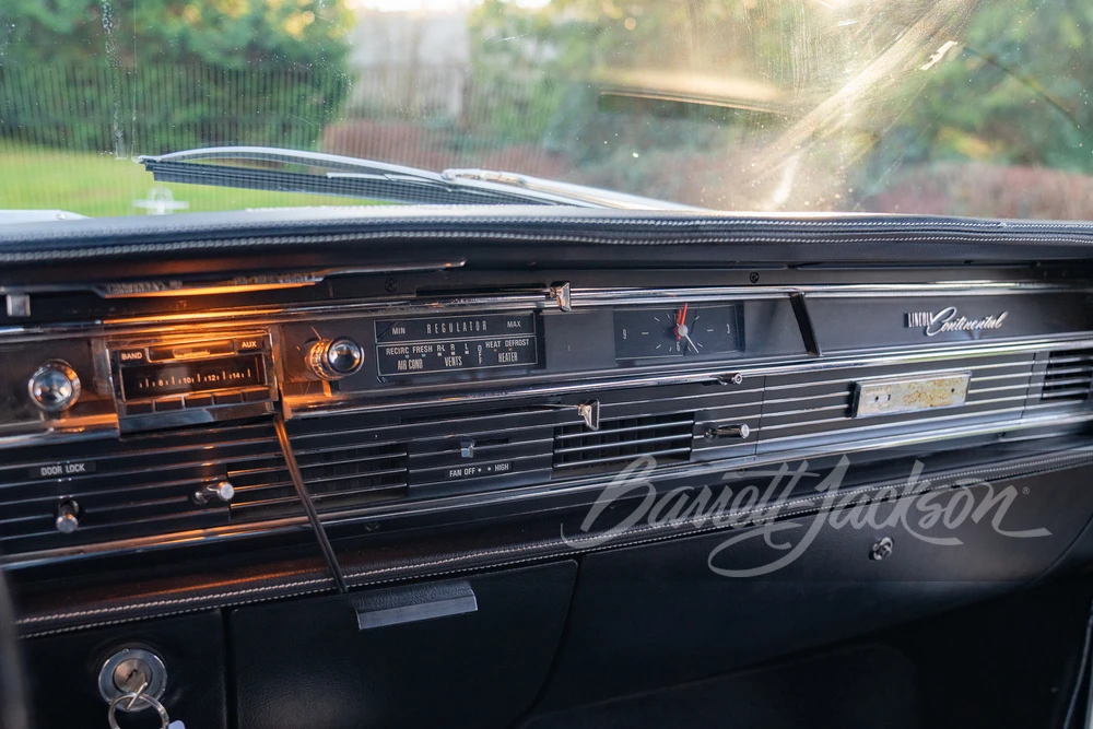 1965 Lincoln Continental 4th Gen - Image 20 of 31
