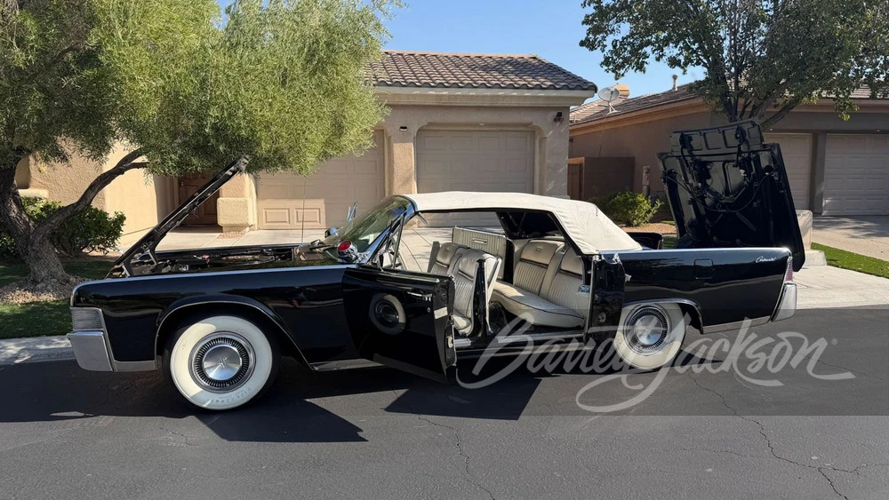 1965 Lincoln Continental 4th Gen - Image 9 of 14