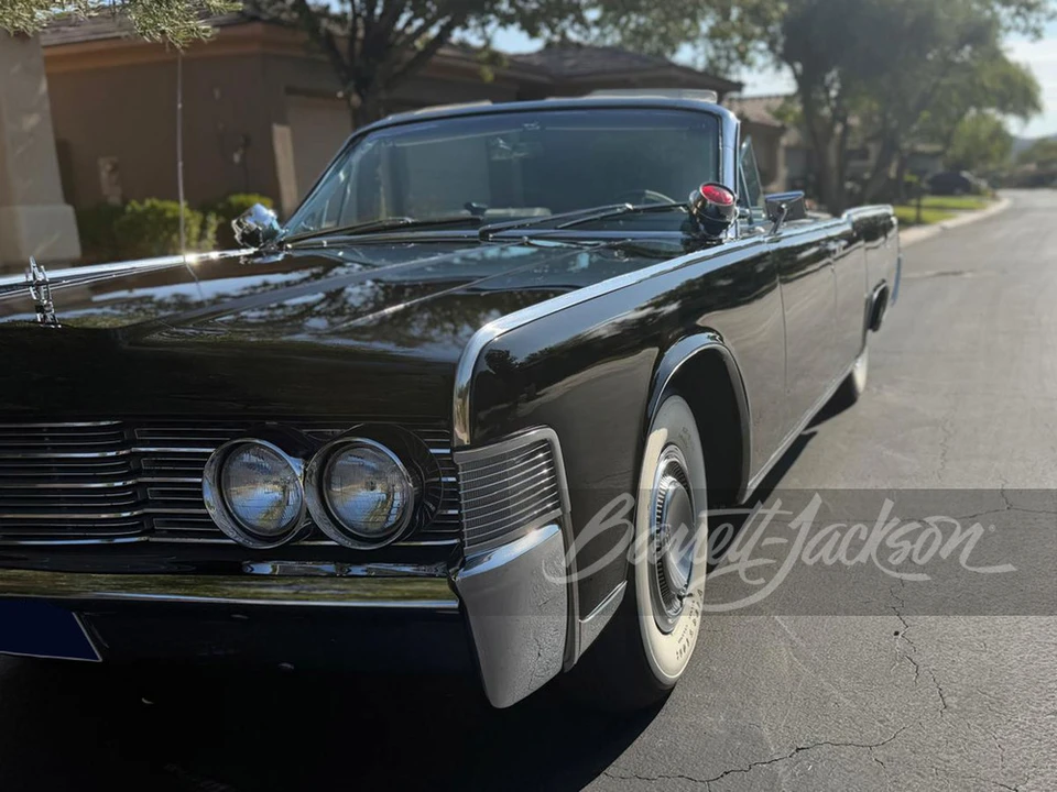 1965 Lincoln Continental 4th Gen - Image 12 of 14