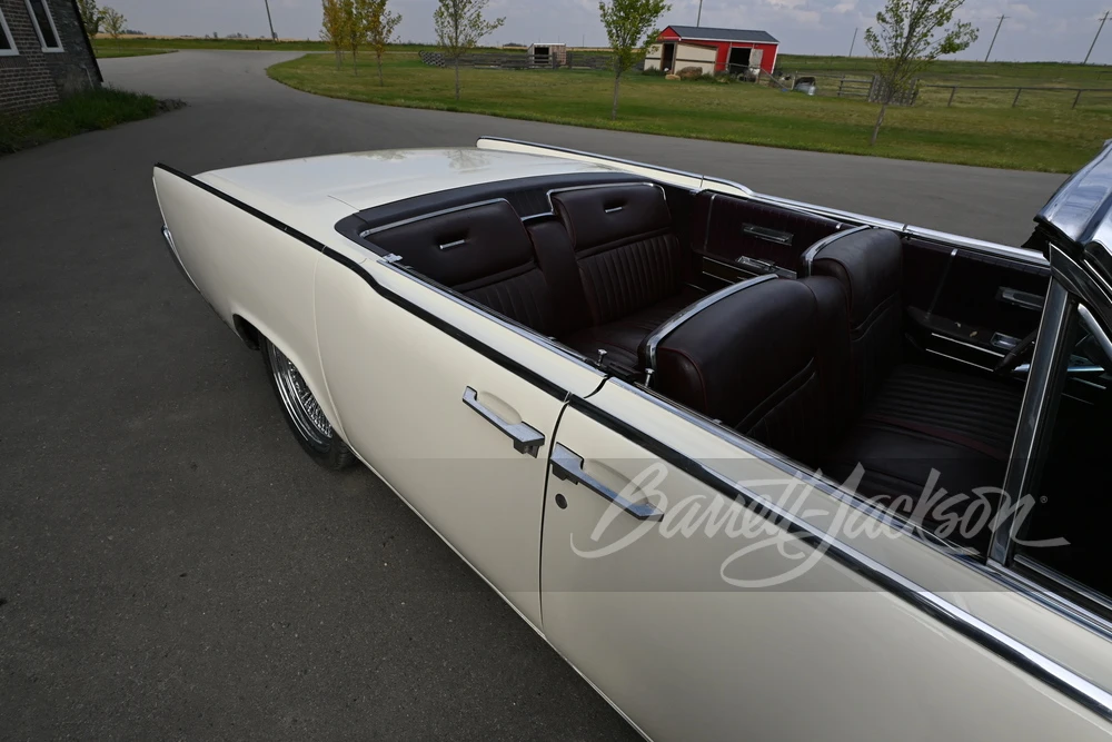 1965 Lincoln Continental 4th Gen - Image 18 of 31