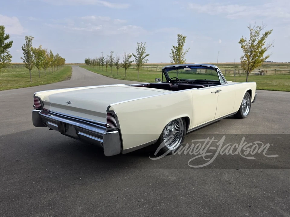 1965 Lincoln Continental 4th Gen - Image 21 of 31