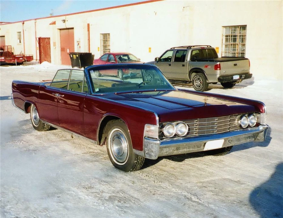 1965 Lincoln Continental 4th Gen - Image 2 of 4