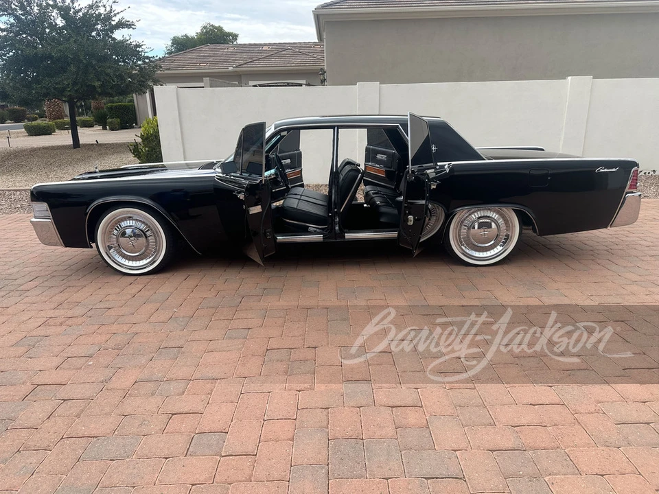1965 Lincoln Continental 4th Gen - Image 5 of 13