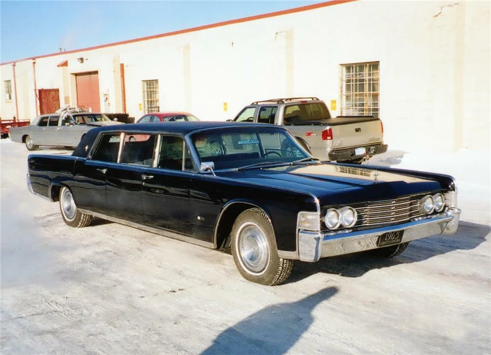 1965 Lincoln Continental 4th Gen - Image 2 of 5
