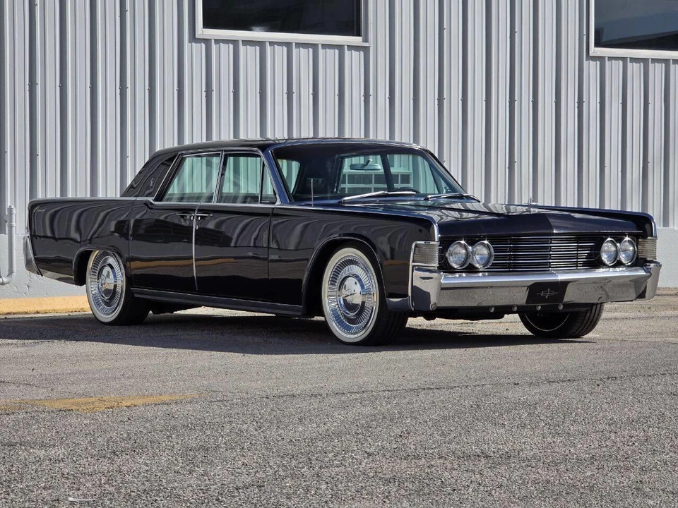 1965 Lincoln Continental 4th Gen - Image 8 of 31