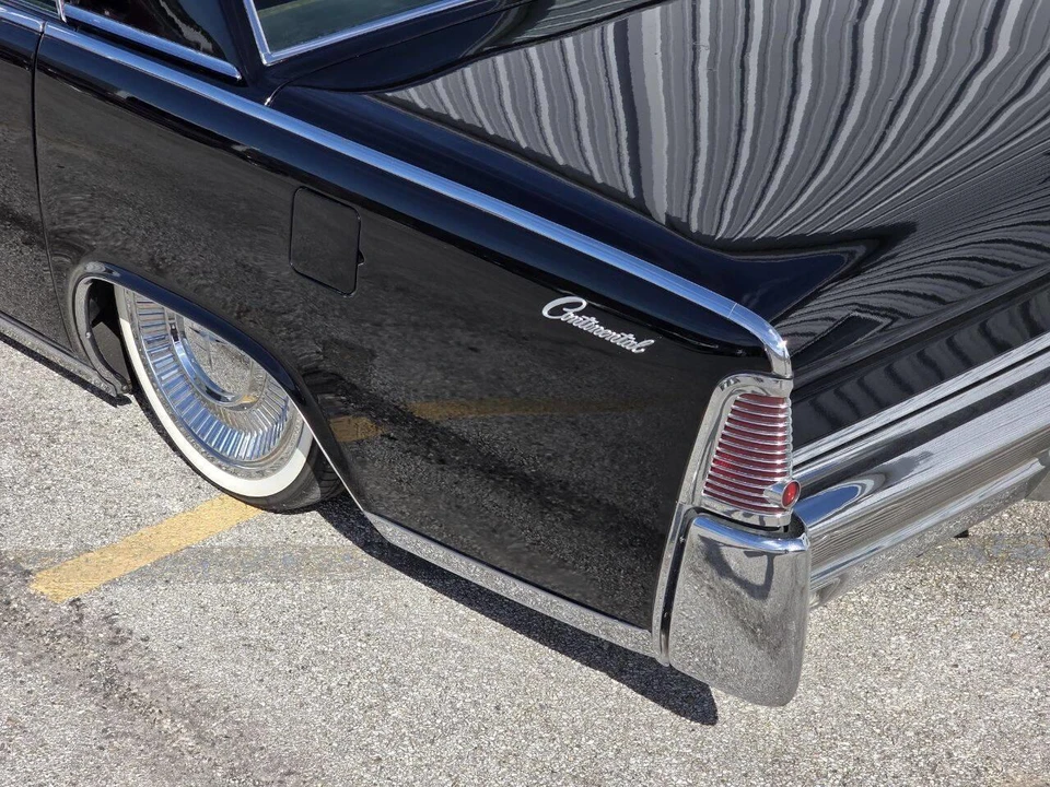 1965 Lincoln Continental 4th Gen - Image 14 of 31