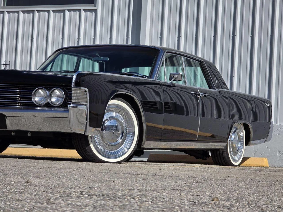 1965 Lincoln Continental 4th Gen - Image 18 of 31