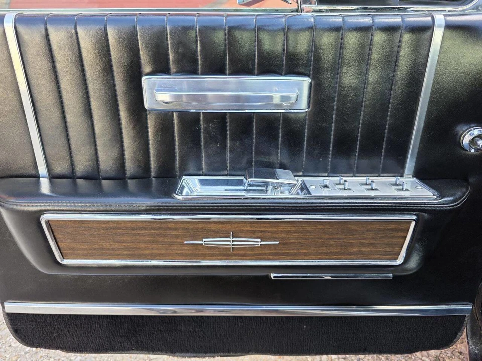1965 Lincoln Continental 4th Gen - Image 25 of 31