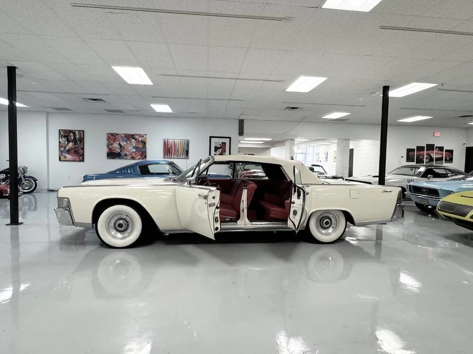 1965 Lincoln Continental 4th Gen - Image 9 of 31