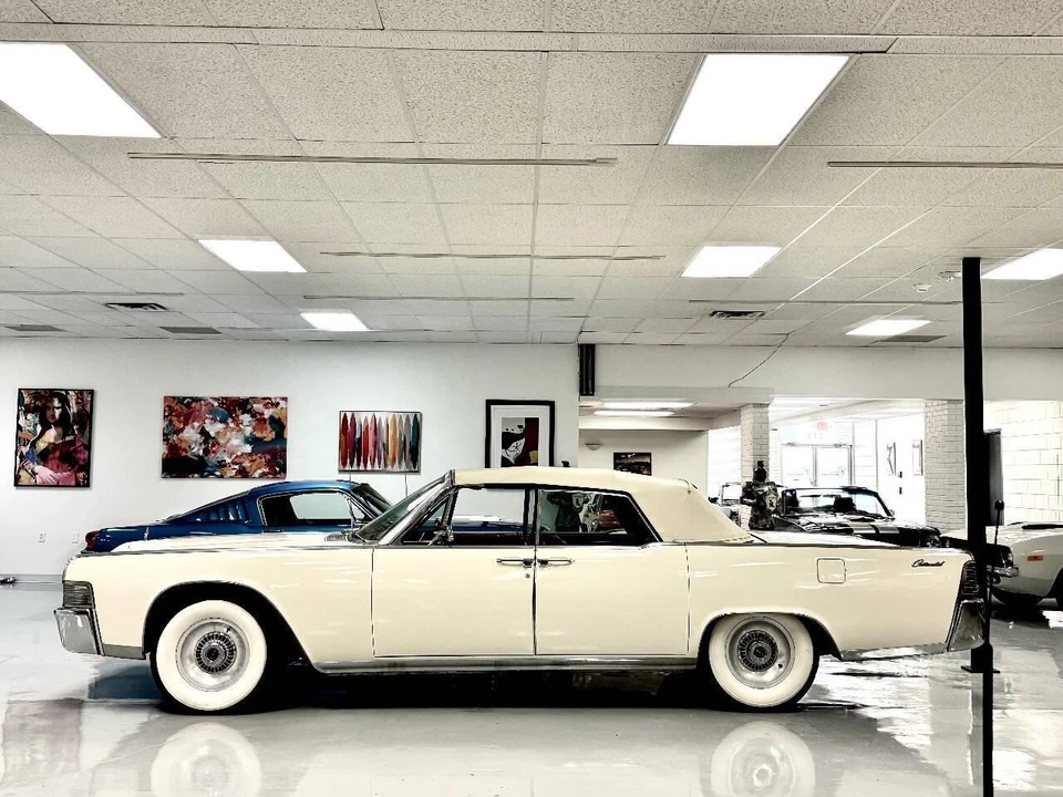 1965 Lincoln Continental 4th Gen - Image 12 of 31