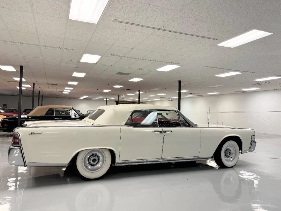 1965 Lincoln Continental 4th Gen - Image 18 of 31