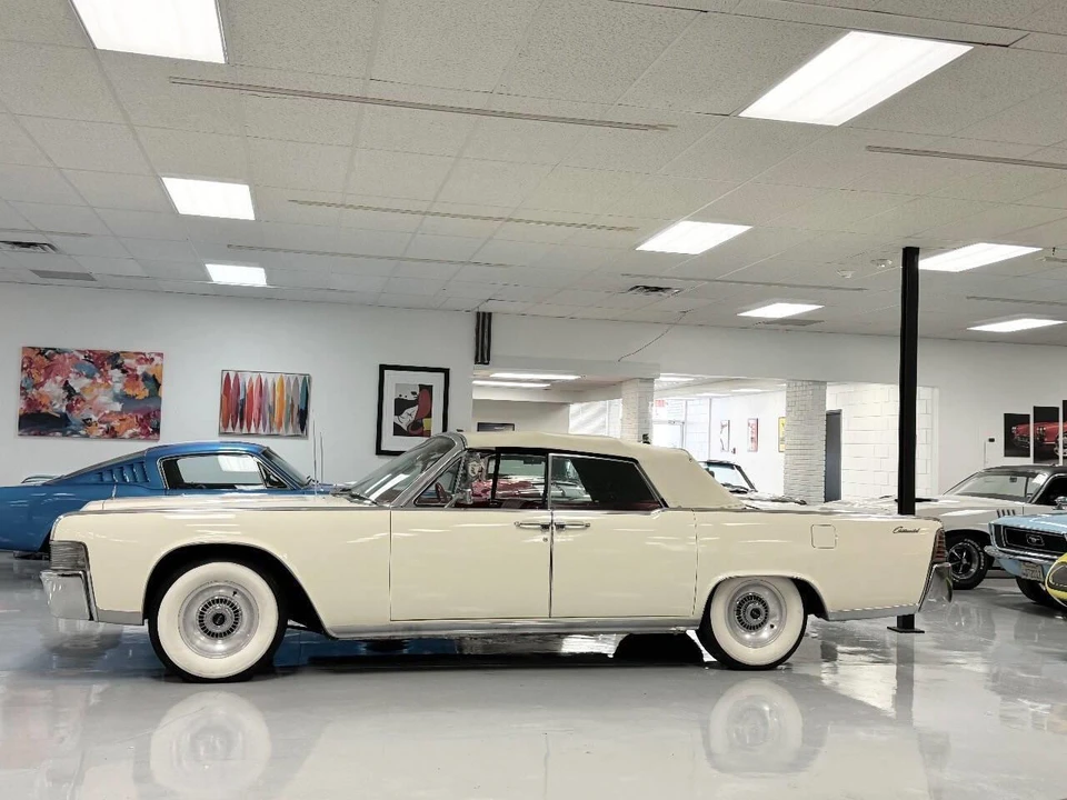 1965 Lincoln Continental 4th Gen - Image 13 of 31