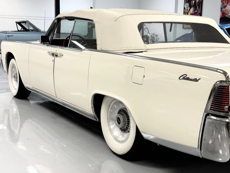 1965 Lincoln Continental 4th Gen - Image 16 of 31
