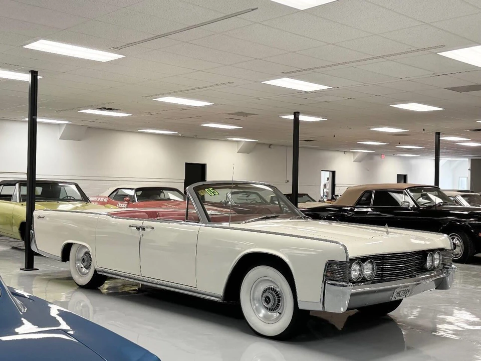 1965 Lincoln Continental 4th Gen - Image 5 of 31