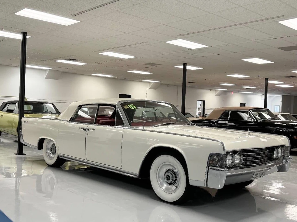 1965 Lincoln Continental 4th Gen - Image 20 of 31