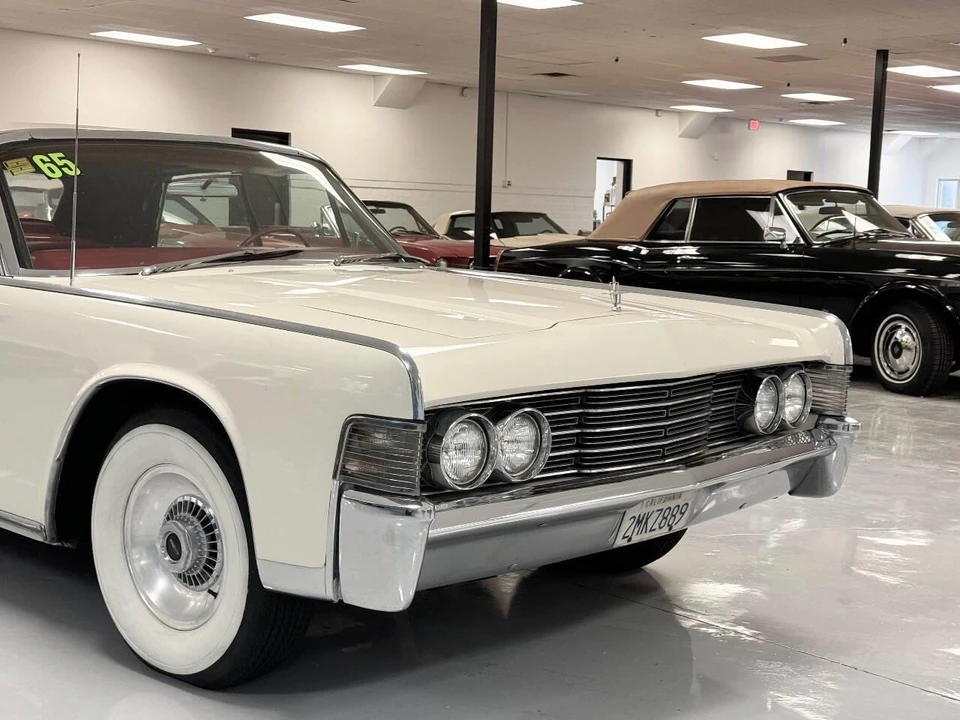 1965 Lincoln Continental 4th Gen - Image 22 of 31