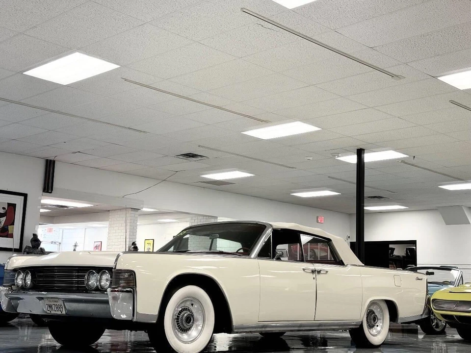 1965 Lincoln Continental 4th Gen - Image 10 of 31