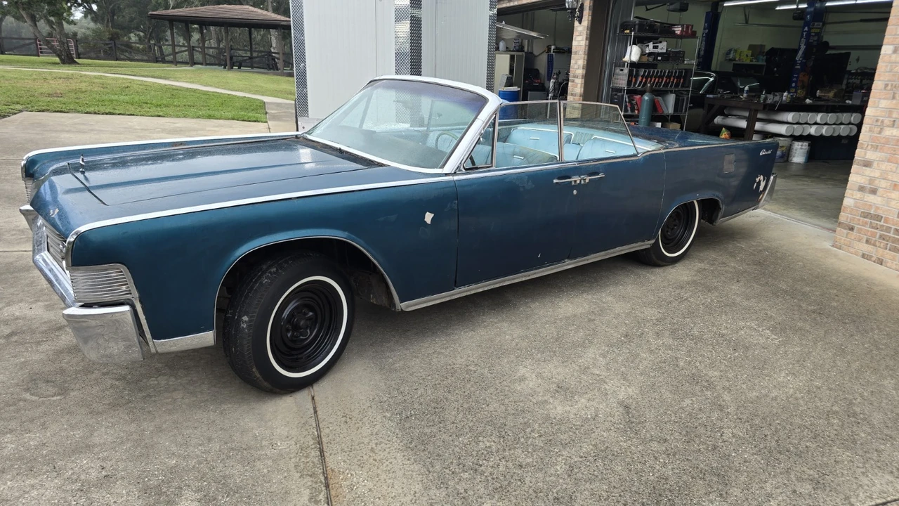 1965 Lincoln Continental 4th Gen - Image 2 of 20