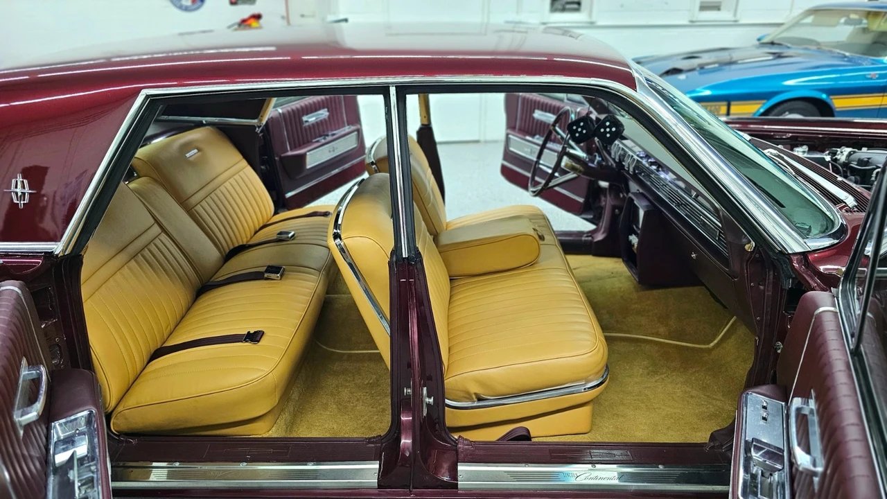 1965 Lincoln Continental 4th Gen - Image 15 of 21