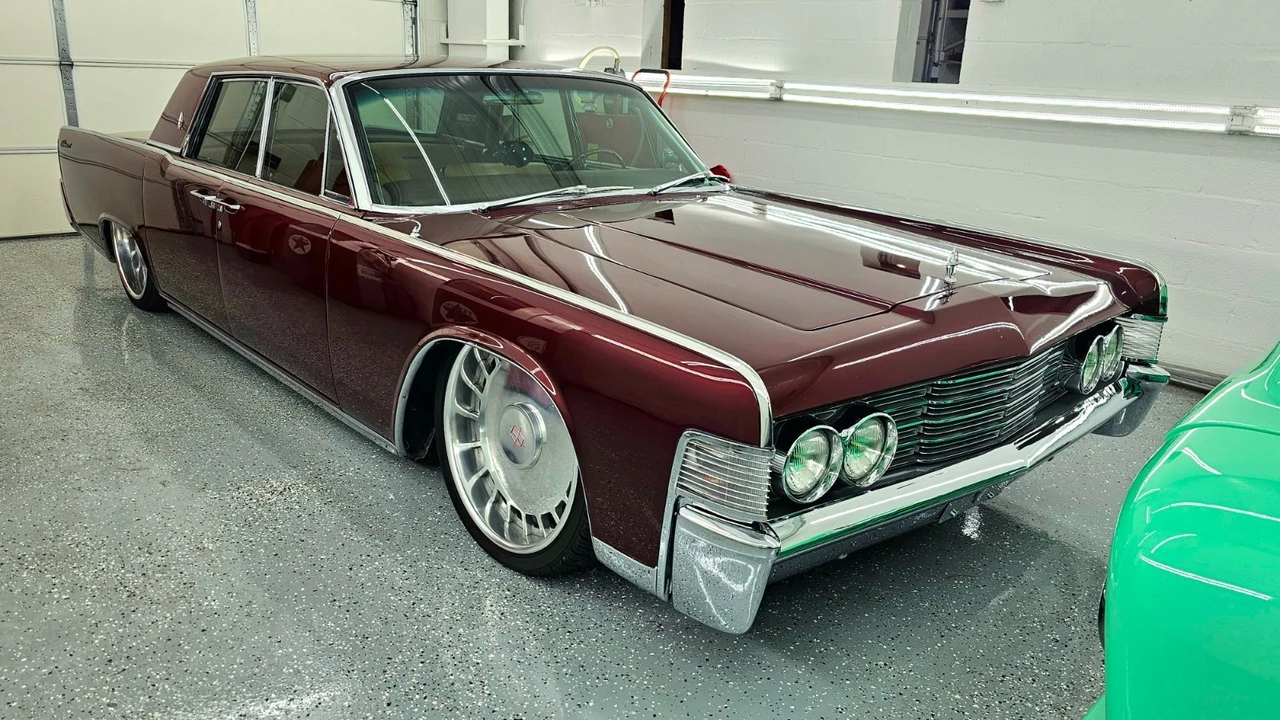 1965 Lincoln Continental 4th Gen - Image 8 of 21