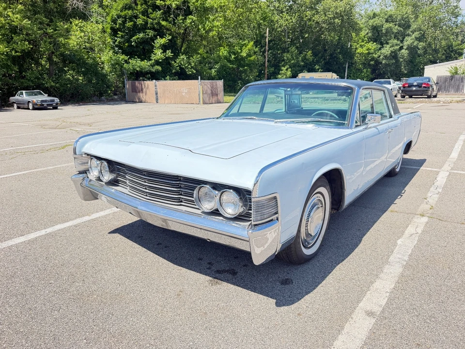1965 Lincoln Continental 4th Gen - Image 4 of 31
