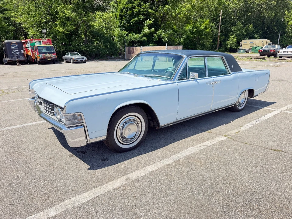 1965 Lincoln Continental 4th Gen - Image 2 of 31