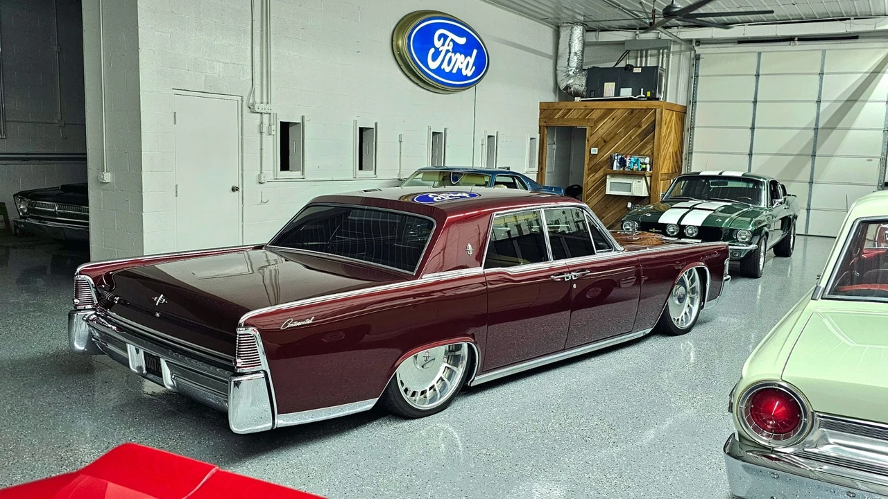 1965 Lincoln Continental 4th Gen - Image 4 of 21