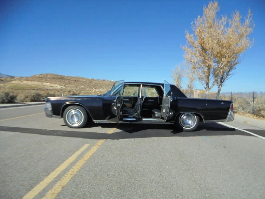 1965 Lincoln Continental 4th Gen - Image 9 of 12