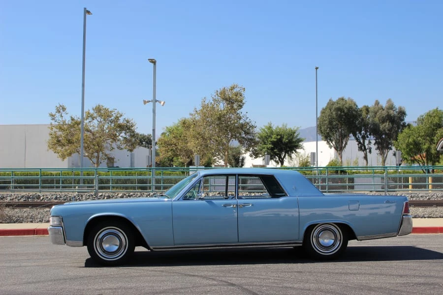 1965 Lincoln Continental 4th Gen - Image 2 of 4