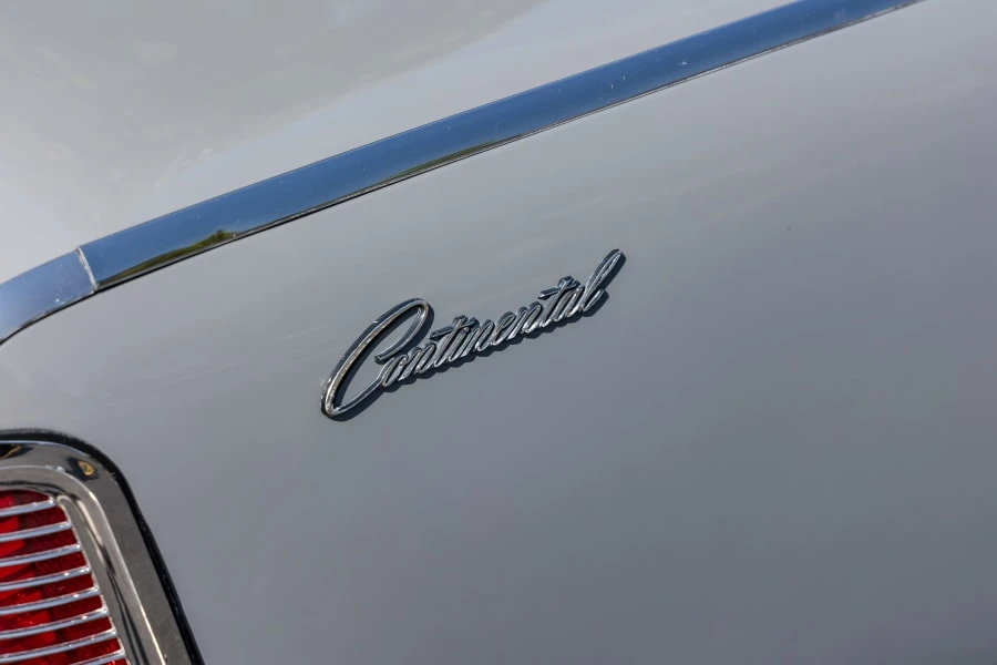 1965 Lincoln Continental 4th Gen - Image 9 of 31