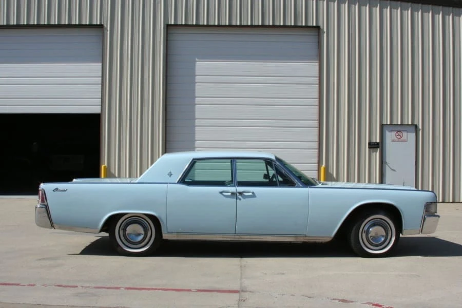 1965 Lincoln Continental 4th Gen - Image 2 of 7