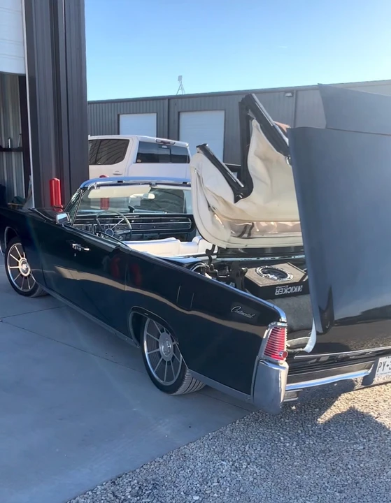 1965 Lincoln Continental 4th Gen - Image 4 of 17