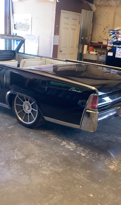1965 Lincoln Continental 4th Gen - Image 7 of 17