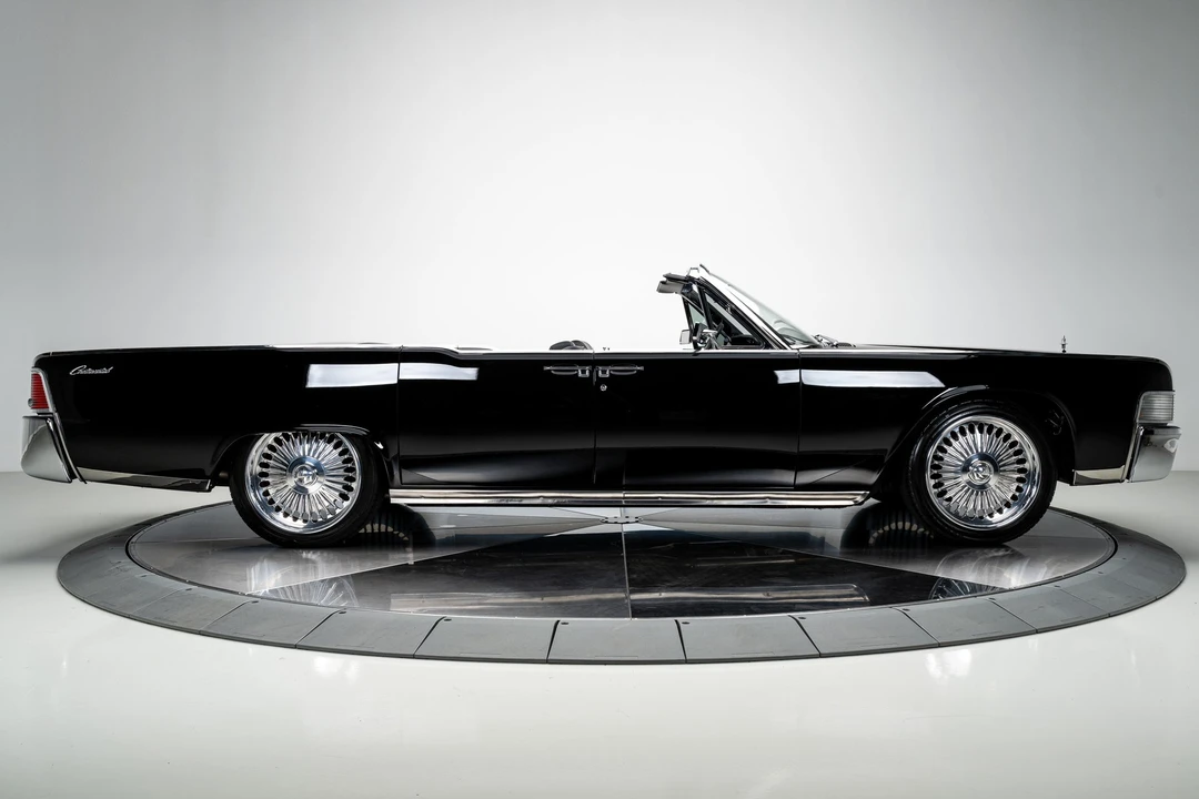 1965 Lincoln Continental 4th Gen - Image 20 of 31