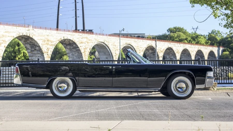 1965 Lincoln Continental 4th Gen - Image 10 of 12