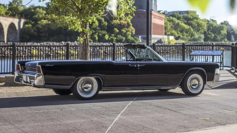 1965 Lincoln Continental 4th Gen - Image 11 of 12