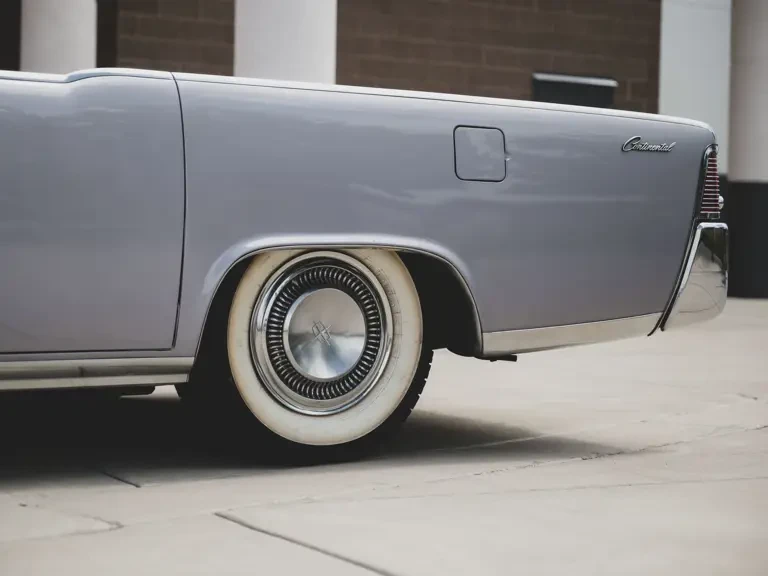 1965 Lincoln Continental 4th Gen - Image 24 of 31