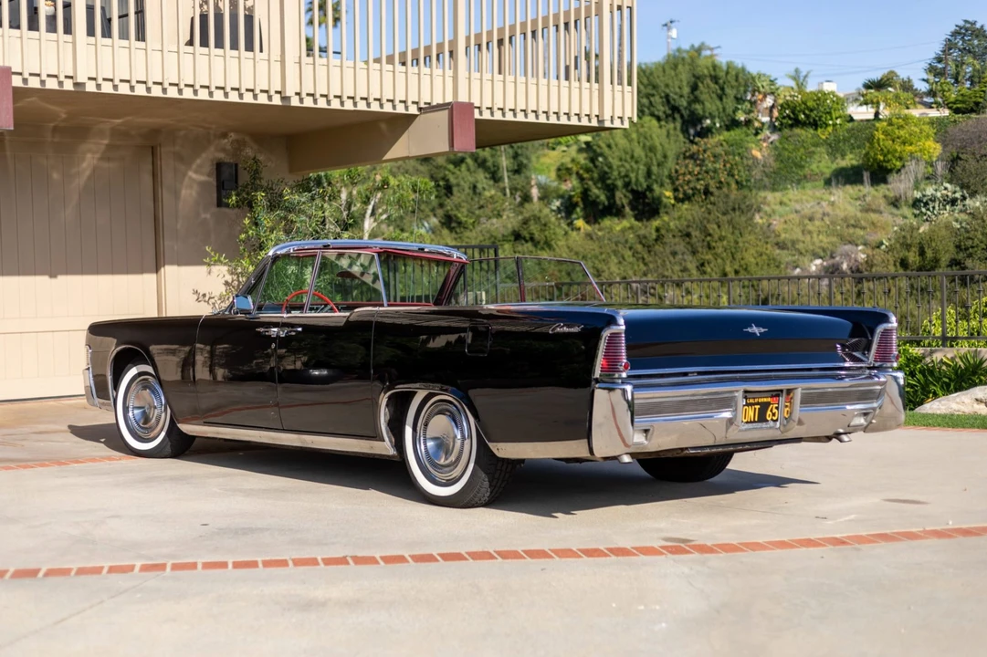 1965 Lincoln Continental 4th Gen - Image 2 of 8