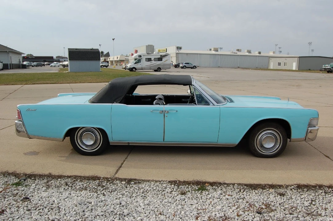 1965 Lincoln Continental 4th Gen - Image 2 of 21