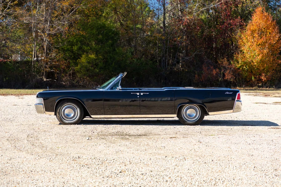 1965 Lincoln Continental 4th Gen - Image 18 of 31