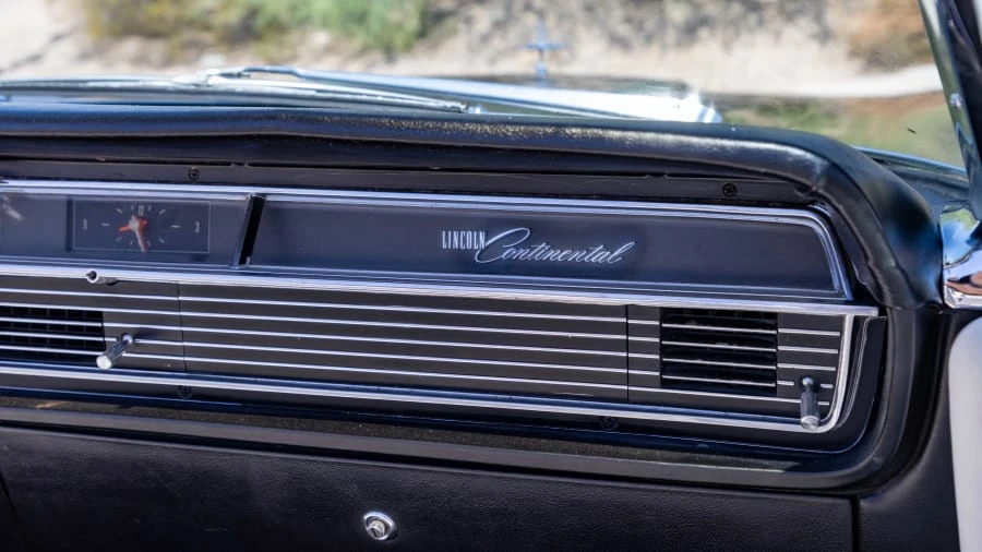 1965 Lincoln Continental 4th Gen - Image 26 of 31