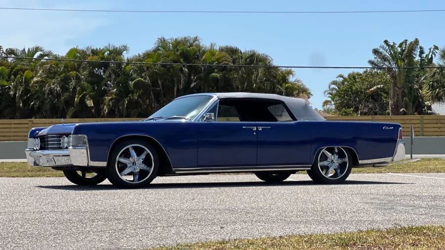 1965 Lincoln Continental 4th Gen - Image 8 of 28