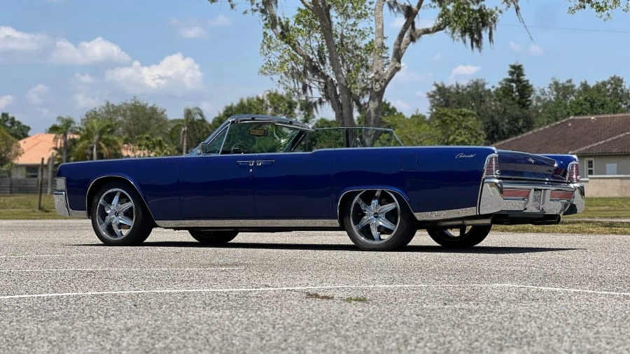 1965 Lincoln Continental 4th Gen - Image 11 of 28