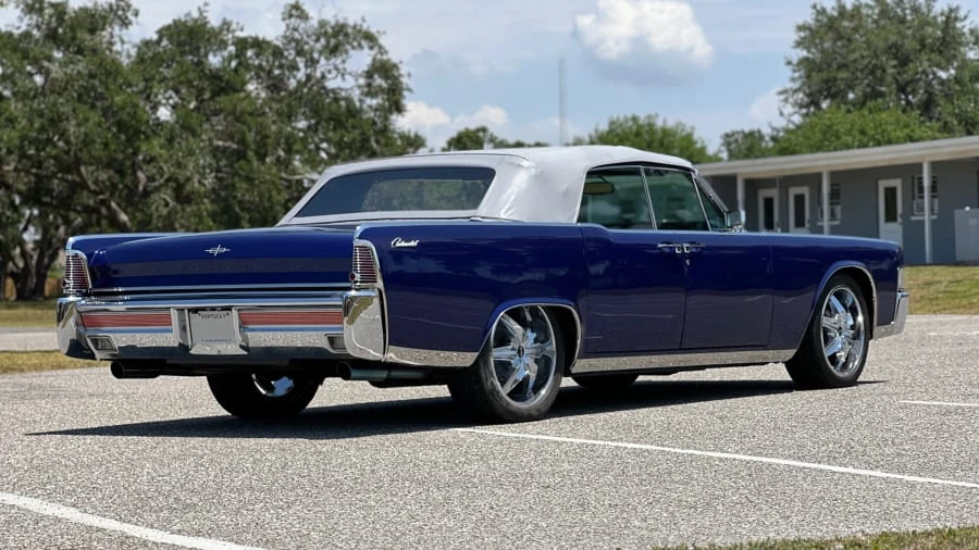 1965 Lincoln Continental 4th Gen - Image 9 of 28