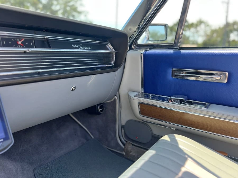 1965 Lincoln Continental 4th Gen - Image 17 of 28