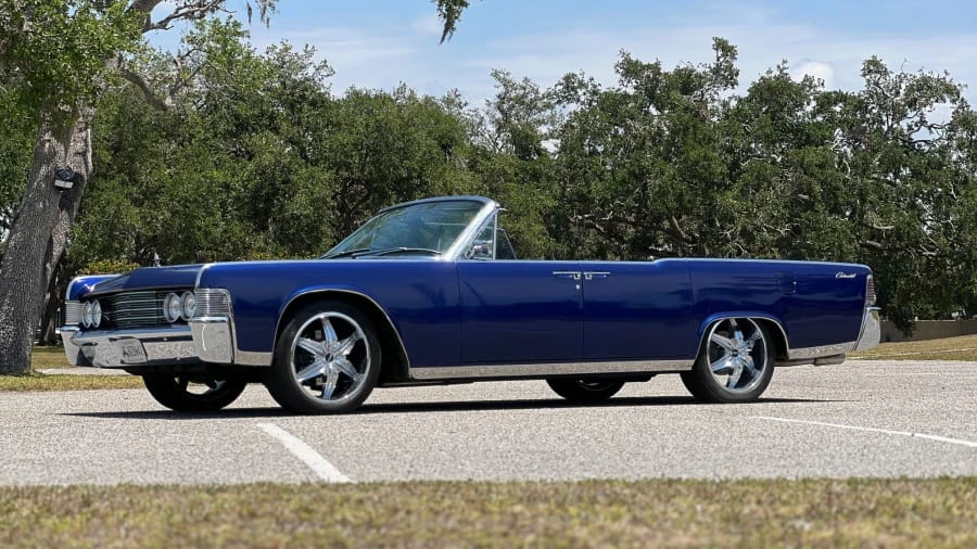 1965 Lincoln Continental 4th Gen - Image 4 of 28
