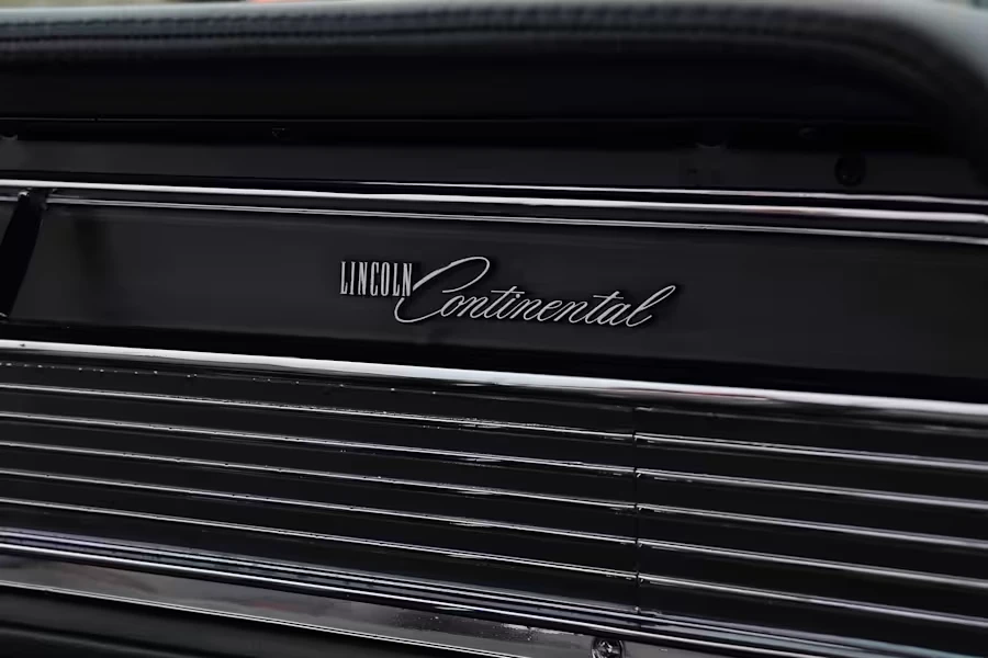 1965 Lincoln Continental 4th Gen - Image 26 of 31