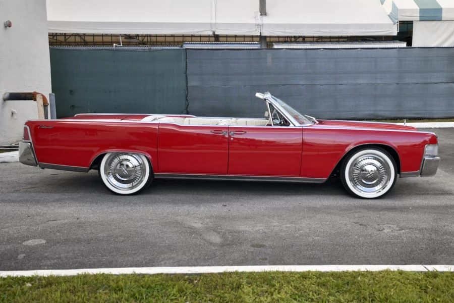 1965 Lincoln Continental 4th Gen - Image 2 of 31