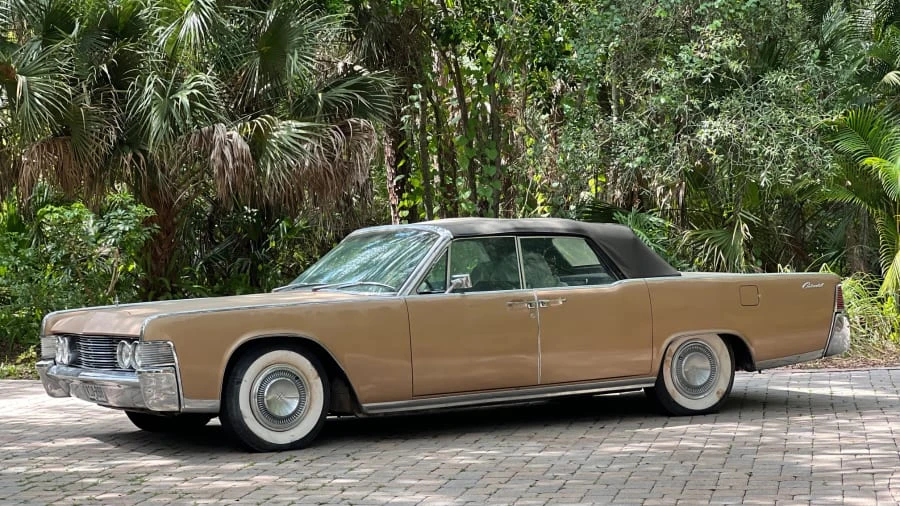 1965 Lincoln Continental 4th Gen - Image 10 of 20